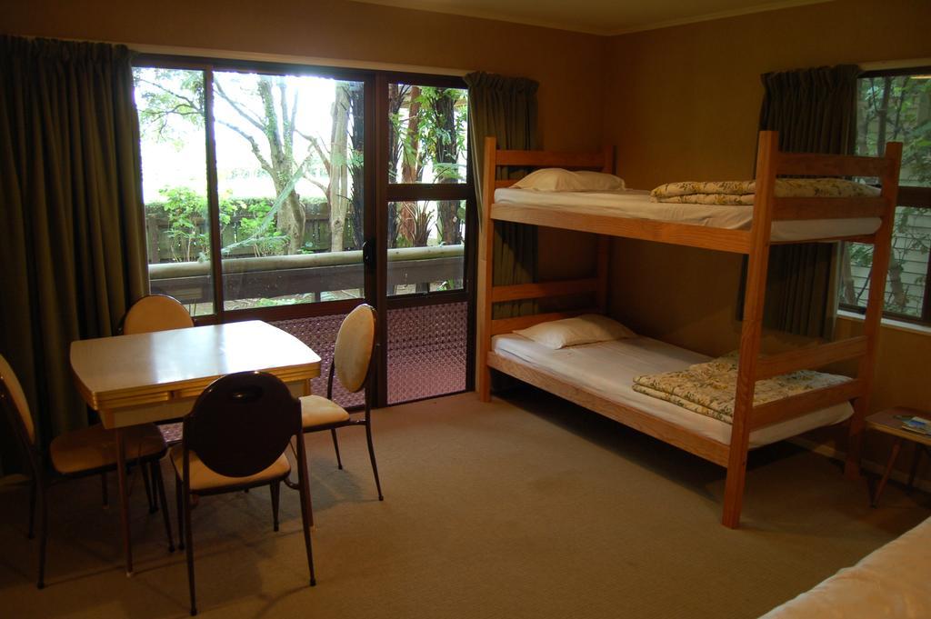 Wheatly Downs Farmstay And Backpackers Hawera Exteriör bild