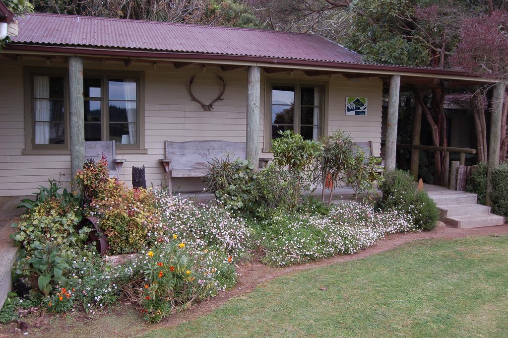 Wheatly Downs Farmstay And Backpackers Hawera Exteriör bild