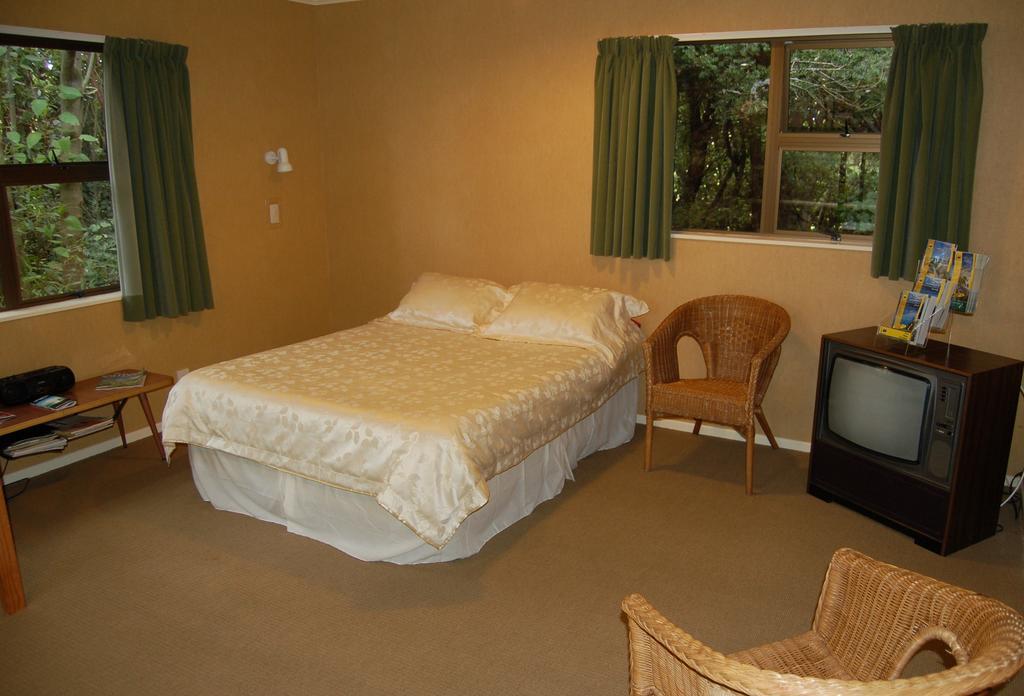 Wheatly Downs Farmstay And Backpackers Hawera Exteriör bild