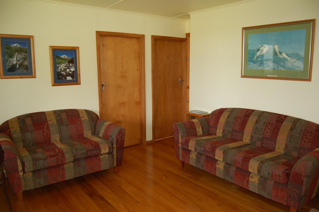 Wheatly Downs Farmstay And Backpackers Hawera Exteriör bild